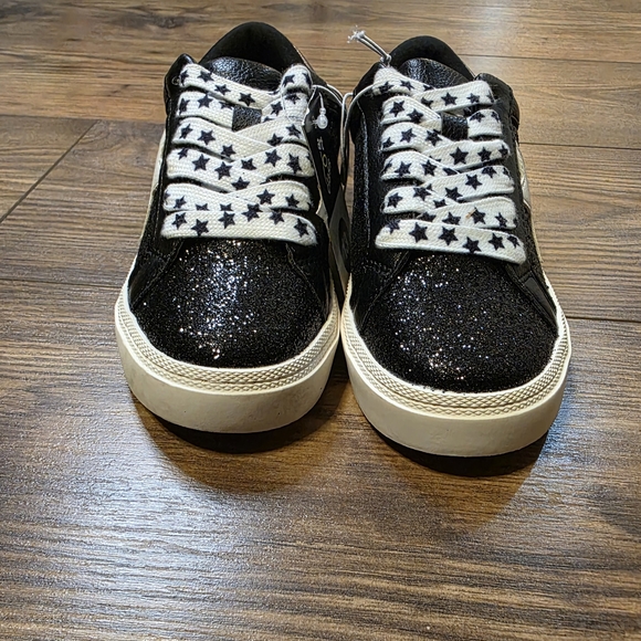Youth Black Glitter Sneakers with Stars NWT - Picture 2 of 9